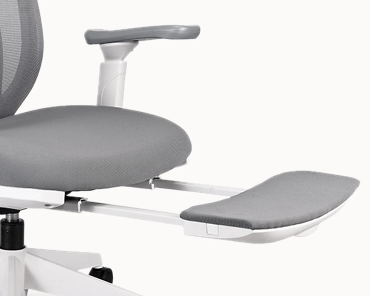 Flujo Pluto Ergonomic Chair featuring an extendable leg rest for enhanced comfort and relaxation during work breaks in Singapore.