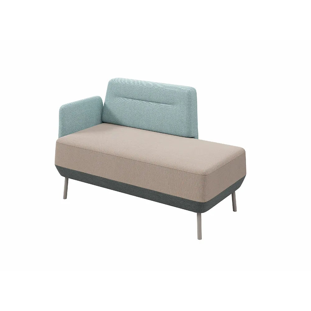 Flujo Märta single sofa with right armrest in Singapore, tailored for modern interiors.